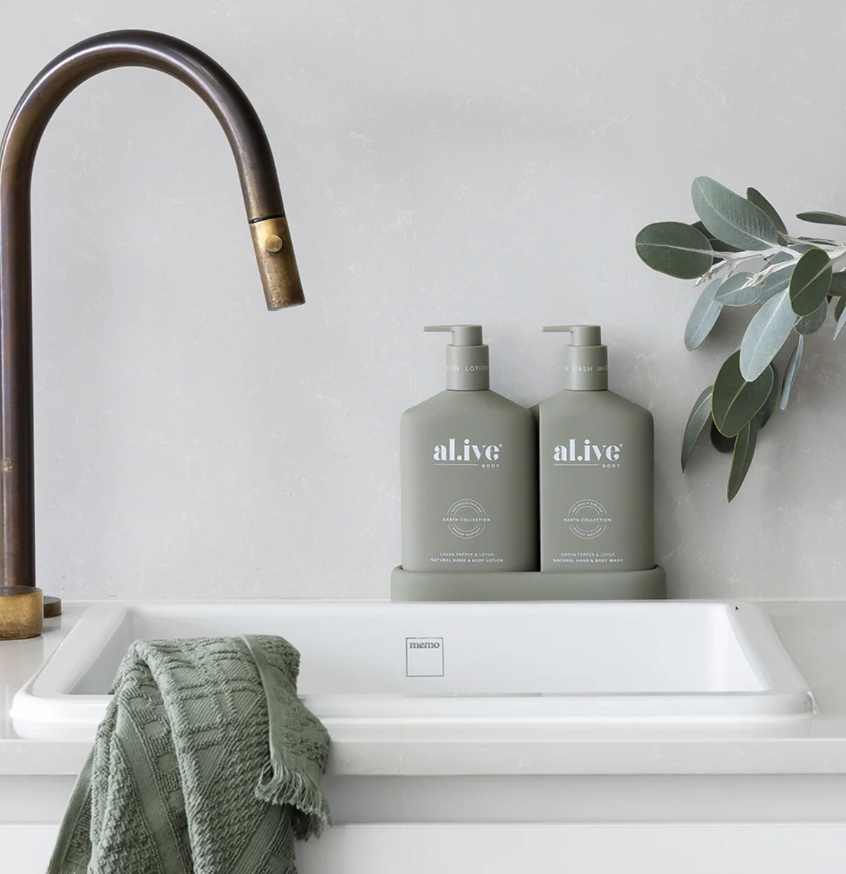 Bathroom Duo Green Pepper & Lotus
