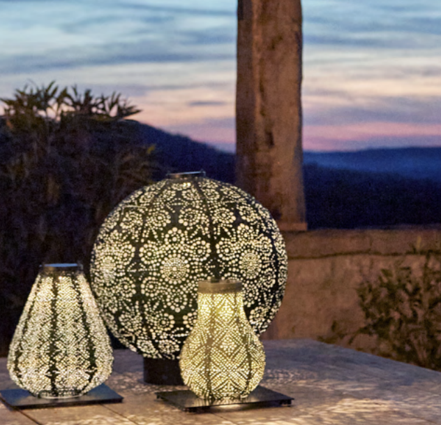 Lantern Stand
