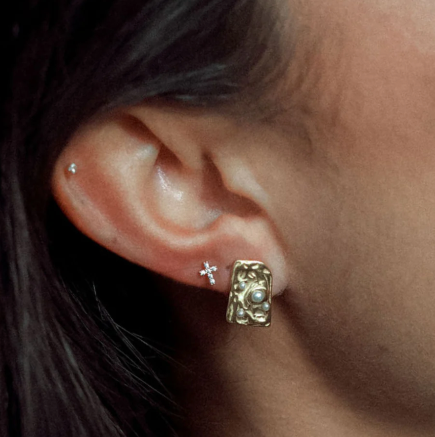 Tiny Cross Stud