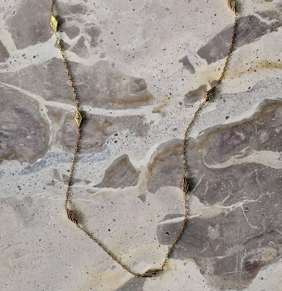 Maya Fin Garland Necklace