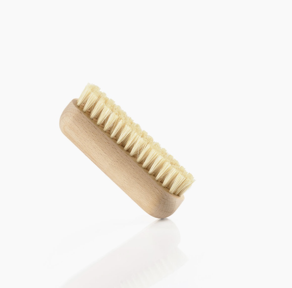 Inu Nail Brush