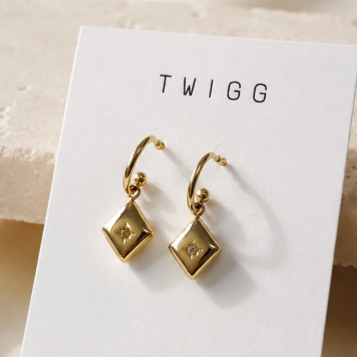 Demure Rhombus Earring