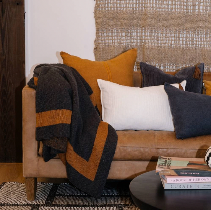 Zen Throw Midnight Mustard