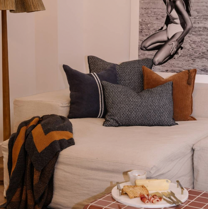 Zen Throw Midnight Mustard