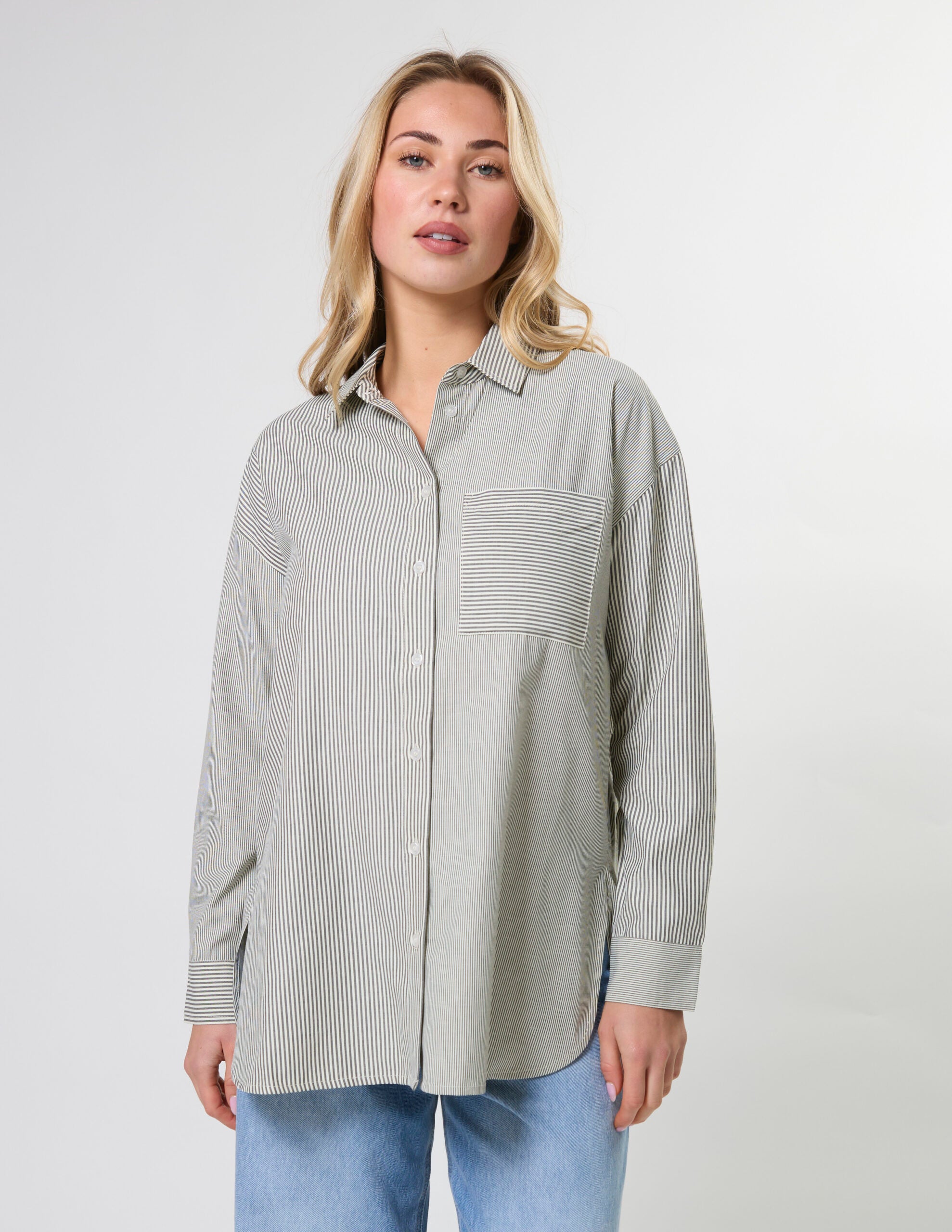 Essentials Shirt Liquorice Stripe
